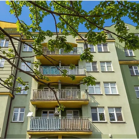 Apartmán Charming With Parking And Balcony Near The Centre By Renters *