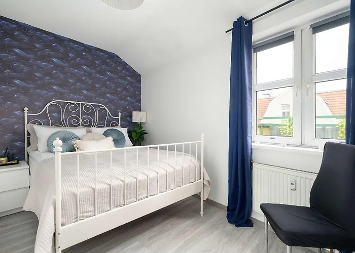 Charming With Parking And Balcony Near The Centre By Renters Apartmán