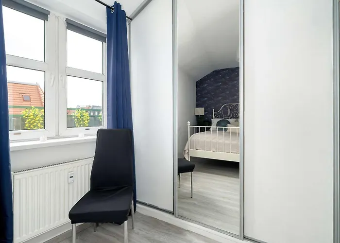 Charming With Parking And Balcony Near The Centre By Renters Apartmán *