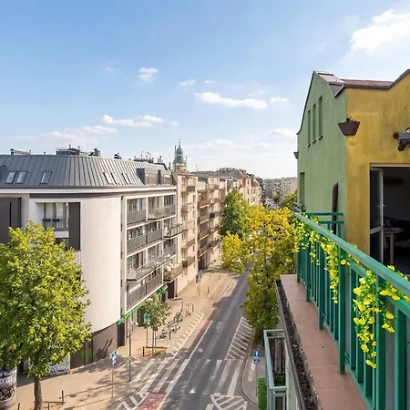 Charming With Parking And Balcony Near The Centre By Renters * Познань