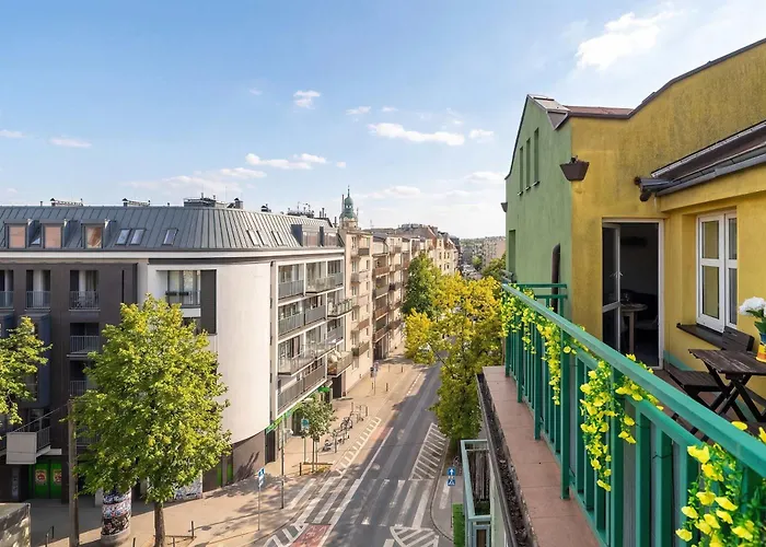 Charming With Parking And Balcony Near The Centre By Renters * Познань