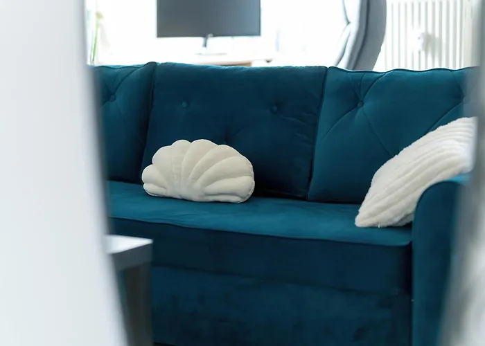 Charming With Parking And Balcony Near The Centre By Renters * Познань