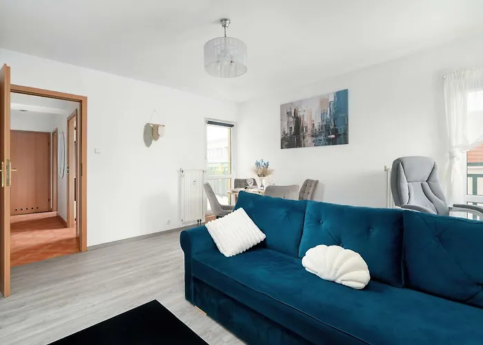 Charming With Parking And Balcony Near The Centre By Renters *