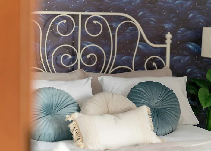 Charming With Parking And Balcony Near The Centre By Renters Познань