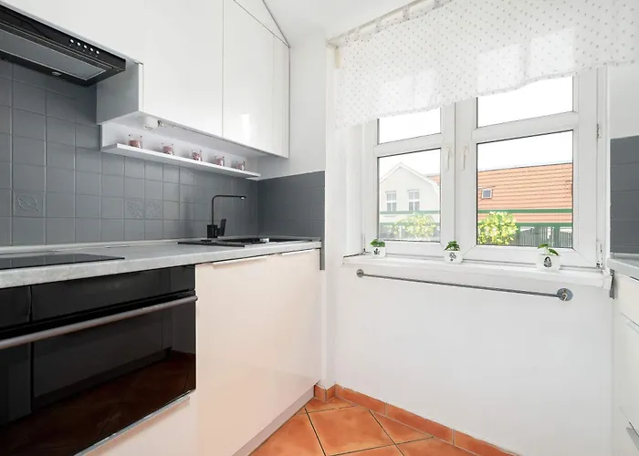 Charming With Parking And Balcony Near The Centre By Renters